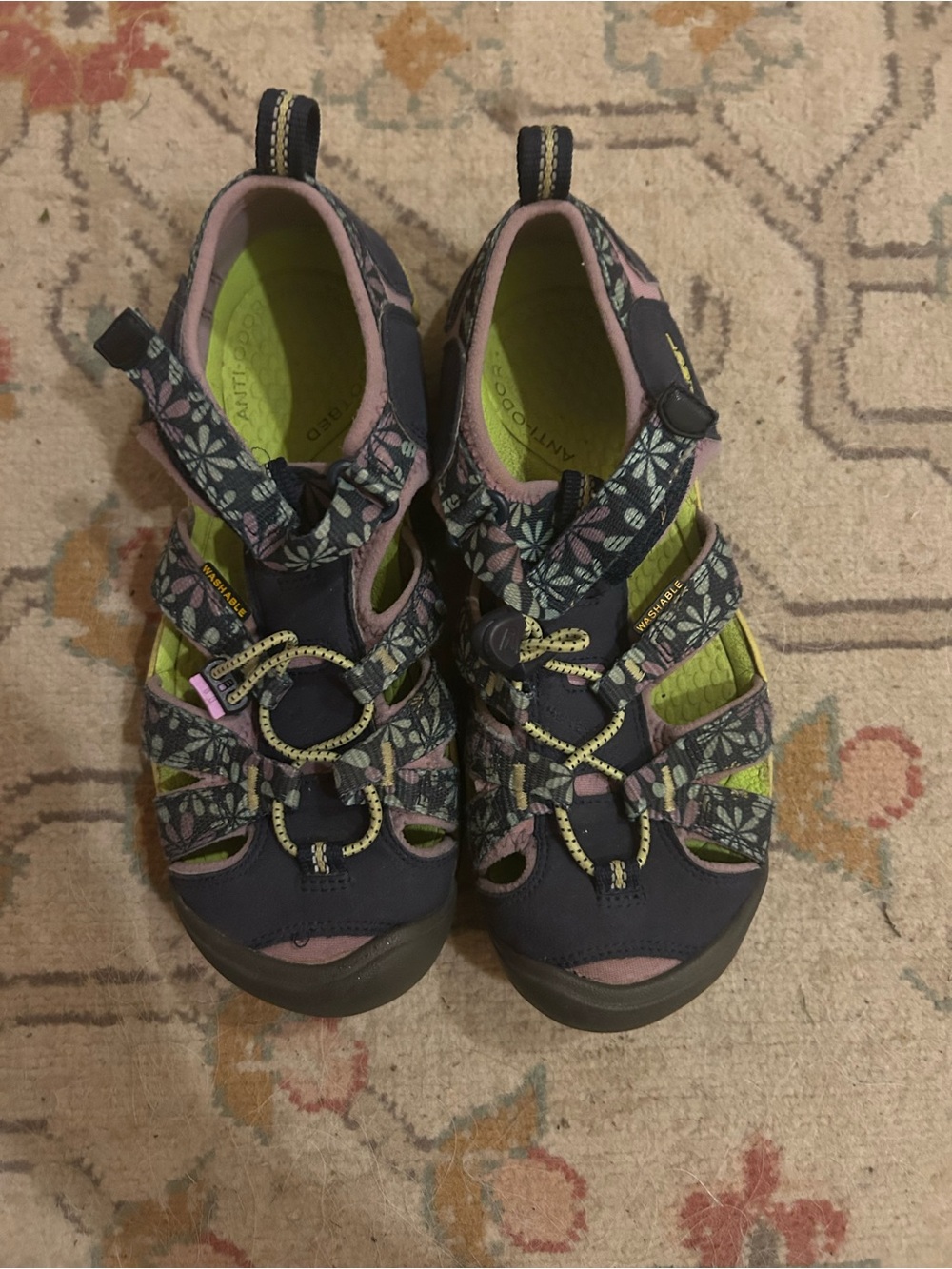 Keen Girl’s 4 Purple Floral Patterned Black Green Soled Outdoorsy Sandals/Shoes